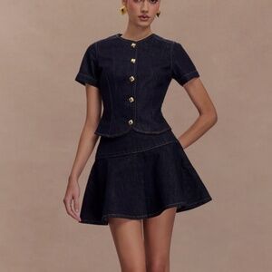 Meshki Bethany Short Sleeve Buttoned Denim Top - Washed Indigo Blue